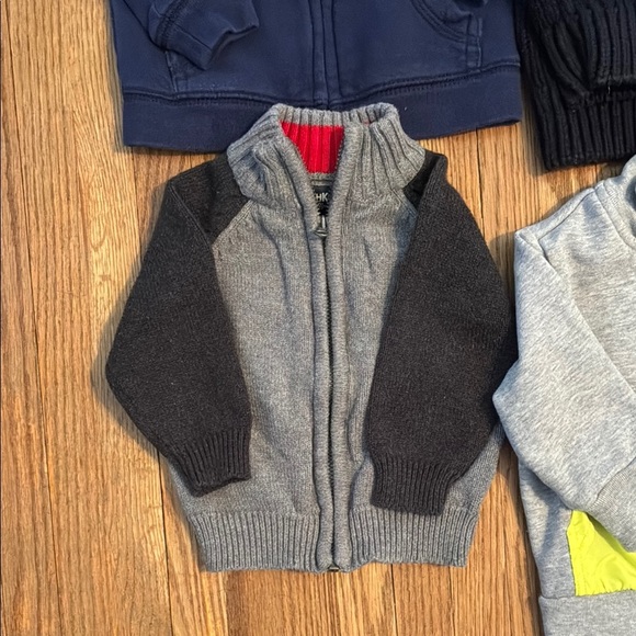 Assorted Sweaters and One Jacket - Picture 6 of 13